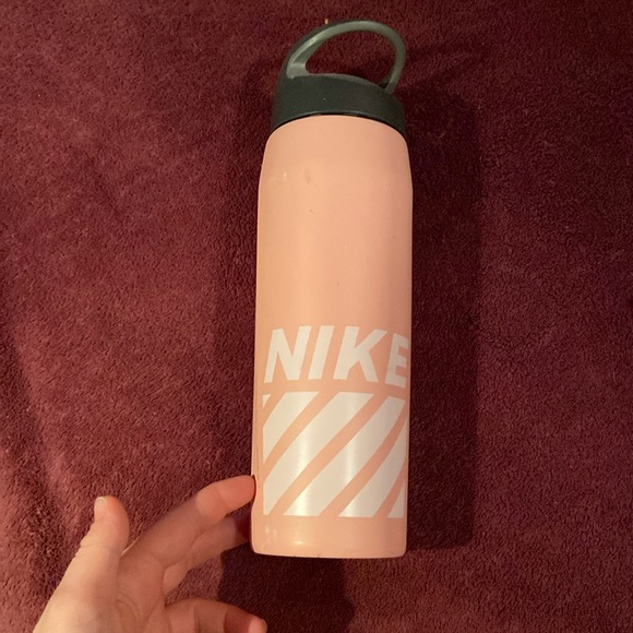 light pink nike metal water bottle - Picture 1 of 3